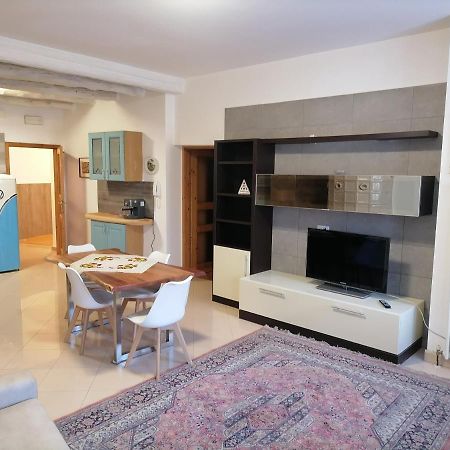 Relax House Apartman Tenno Kültér fotó