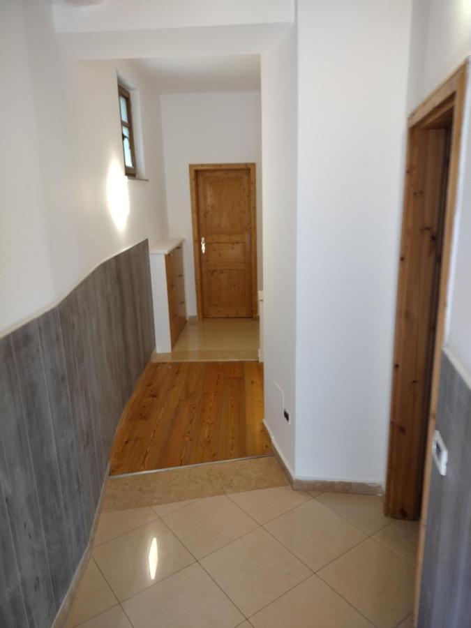 Relax House Apartman Tenno Kültér fotó